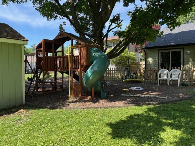 2112 Mayfair Rd, Champaign, IL 61821 - view of play area