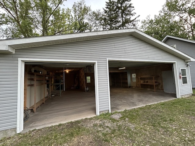 2425 W Riverside Dr, Mchenry, IL 60050 - view of garage