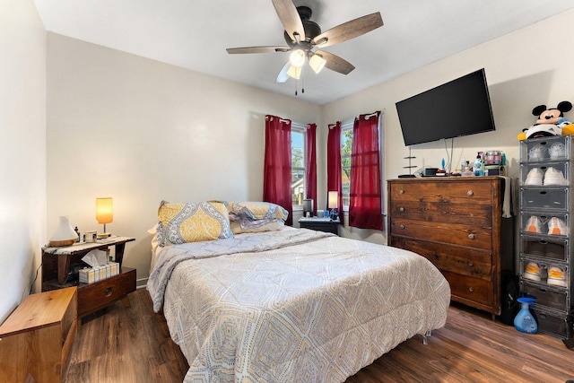 1678 State Line Rd, Calumet City, IL 60409 - bedroom with wood finished floors and a ceiling fan