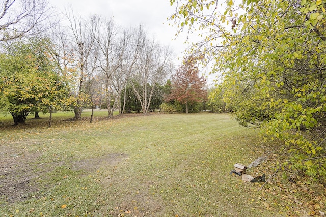 1620 Devonshire Ln, Lake Forest, IL 60045 - view of green lawn