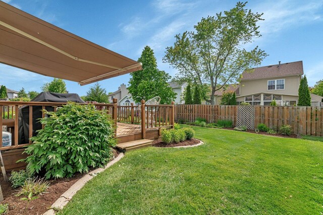 910 N Dovington Dr, Hoffman Estates, IL 60169 - view of yard with a deck