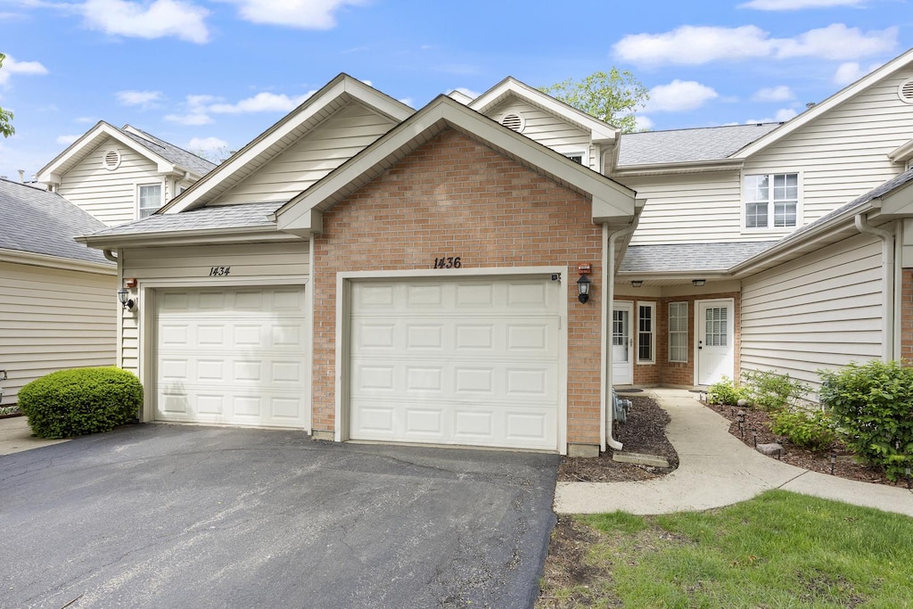 1436 Golfview Dr, Glendale Heights, IL 60139 - photo 1
