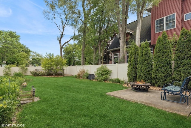 822 Foster Ave, Lake Bluff, IL 60044 - view of yard featuring an outdoor fire pit and a patio area