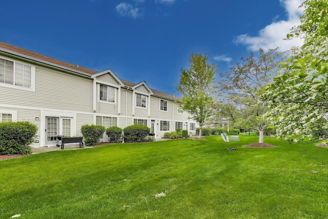 31905 Millard Cir, Warrenville, IL 60555 - view of grassy yard