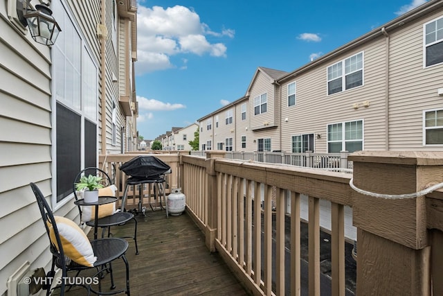 1263 Evergreen Ave, Des Plaines, IL 60016 - wooden terrace featuring a residential view