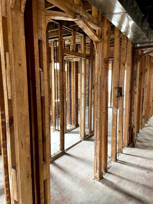 1116 W Marquette Rd, Chicago, IL 60621 - misc room with arched walkways