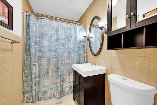 11400 S Ridgeland Ave, Worth, IL 60482 - bathroom with tile walls, vanity, and toilet