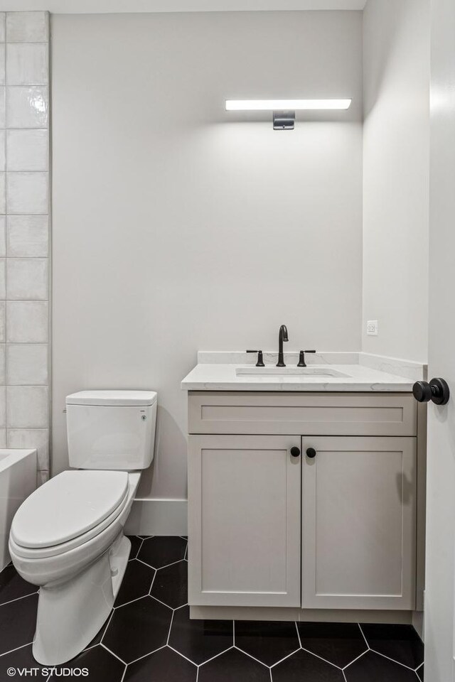 851 W Wolfram St Unit Ph, Chicago, IL 60657