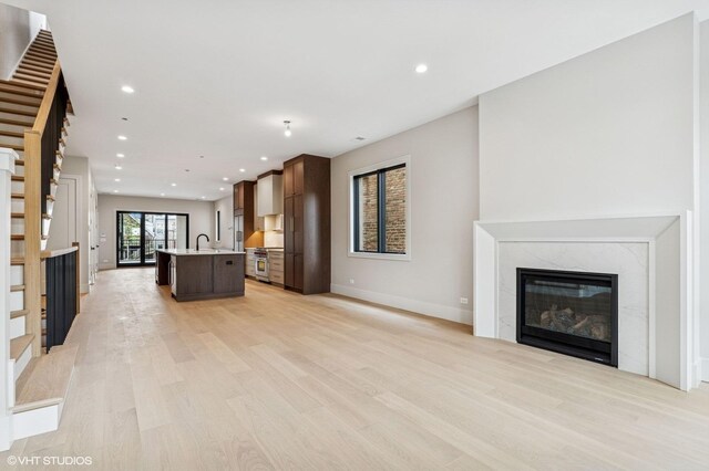 851 W Wolfram St Unit Ph, Chicago, IL 60657
