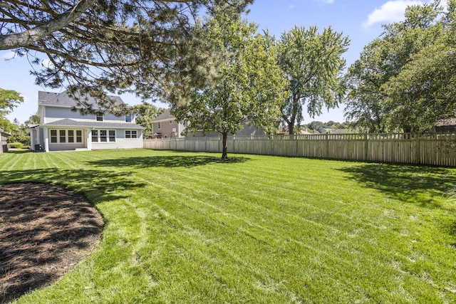 4920 Stonewall Ave, Downers Grove, IL 60515 - view of yard