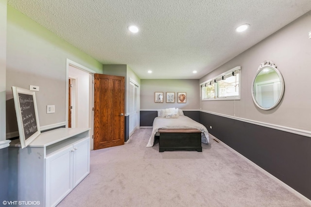 37782 N Cedar Lake Rd, Lake Villa, IL 60046 - bedroom featuring a textured ceiling, light carpet, recessed lighting, and a closet