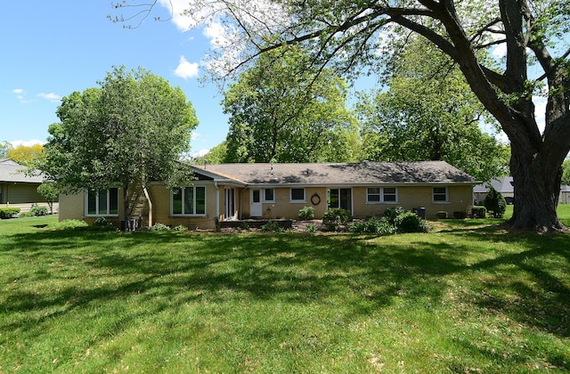 6N002 Laurel Dr, Medinah, IL 60157 - rear view of property featuring a lawn