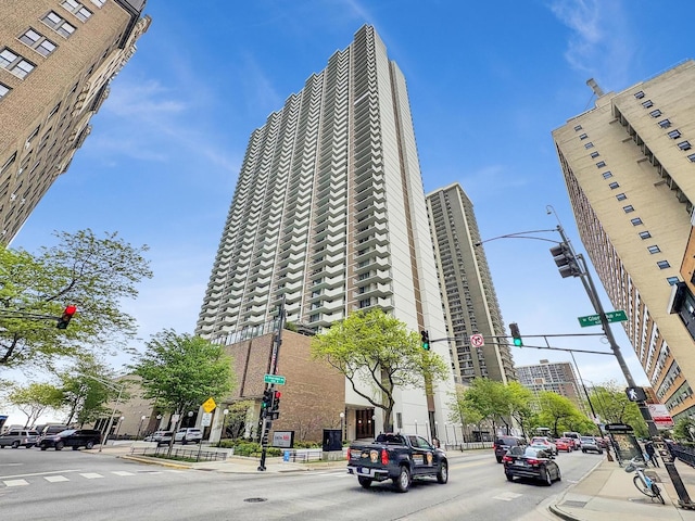 6033 N Sheridan Rd Unit 8E, Chicago, IL 60660 - view of building exterior