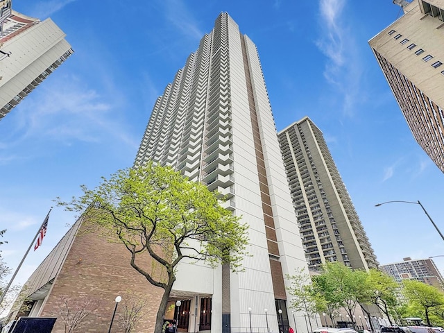 6033 N Sheridan Rd Unit 8E, Chicago, IL 60660 - view of building exterior