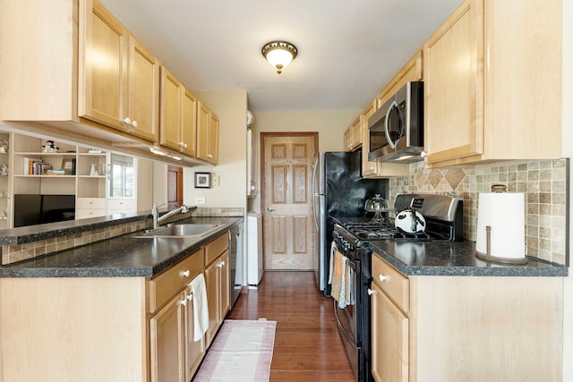 1585 Woodcutter Ln Unit D, Wheaton, IL 60189 - kitchen with stainless steel appliances, light brown cabinets, a sink, and dark countertops