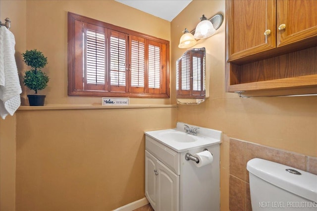 6416 W Rawson Bridge Rd W, Cary, IL 60013 - half bath with vanity and toilet