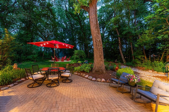 41W877 Hunters Rdg, Saint Charles, IL 60175 - view of patio / terrace featuring outdoor dining space