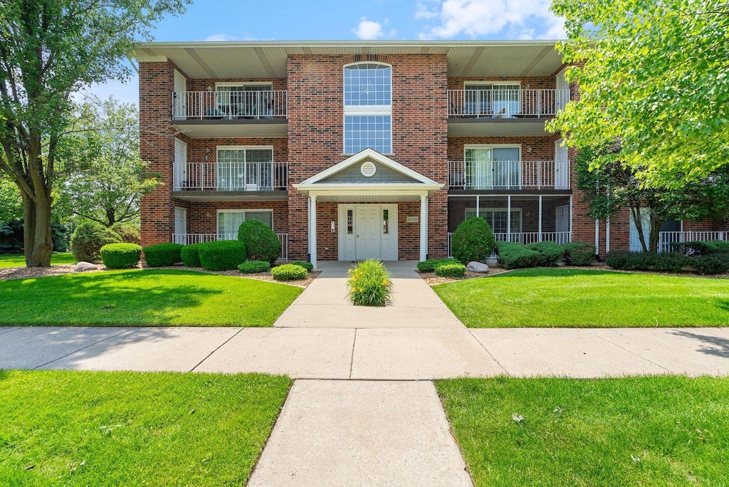 18250 Eagle Dr Unit 1N, Tinley Park, IL 60477 - photo 1