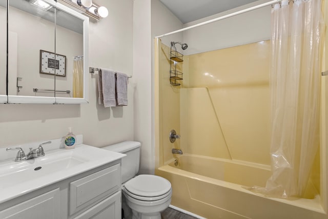 610 English Creek Ct Unit B, Champaign, IL 61821 - full bath with shower / bath combination with curtain and vanity