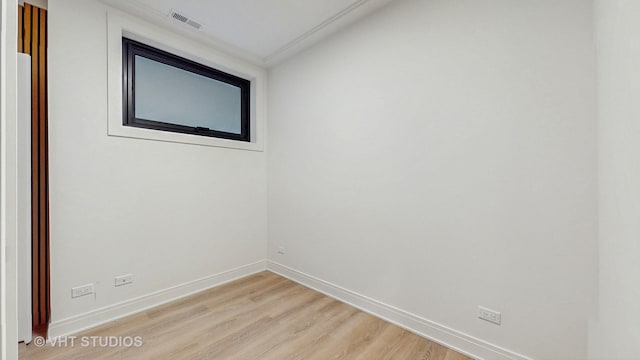 642 W Webster Ave Unit 1, Chicago, IL 60614 - unfurnished room featuring light wood-style flooring and baseboards