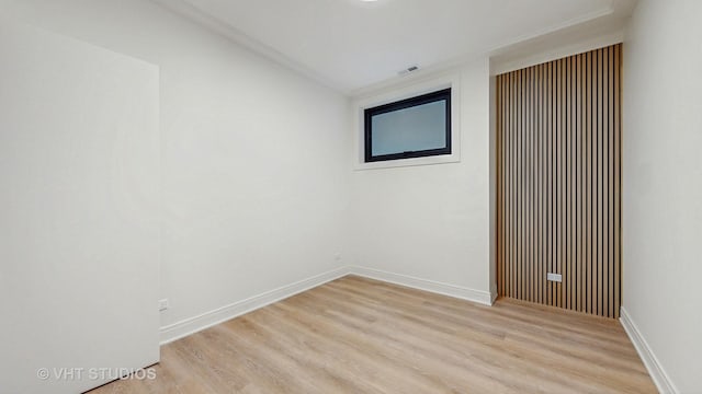 642 W Webster Ave Unit 1, Chicago, IL 60614 - empty room with light wood-style flooring and baseboards