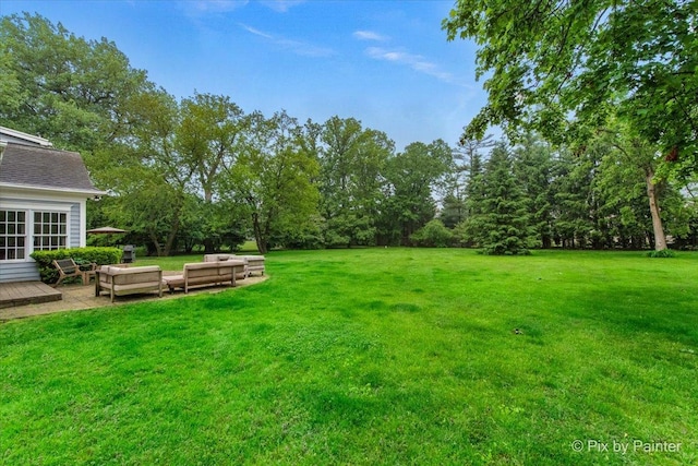 3 Woodley Mnr, Winnetka, IL 60093 - view of green lawn with an outdoor hangout area