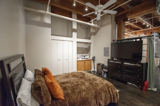 1727 S Indiana Ave Unit 214, Chicago, IL 60616 - bedroom featuring dark wood-style flooring and track lighting
