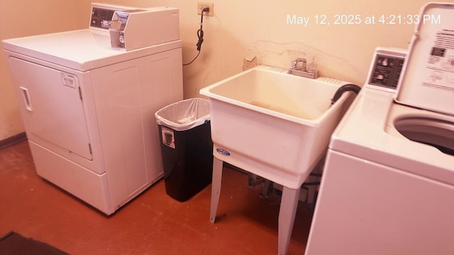 3145 Bernice Rd Unit 4, Lansing, IL 60438 - laundry room featuring washer and dryer