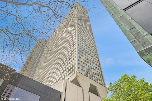 111 E Chestnut St Unit 39C, Chicago, IL 60611 - view of building exterior