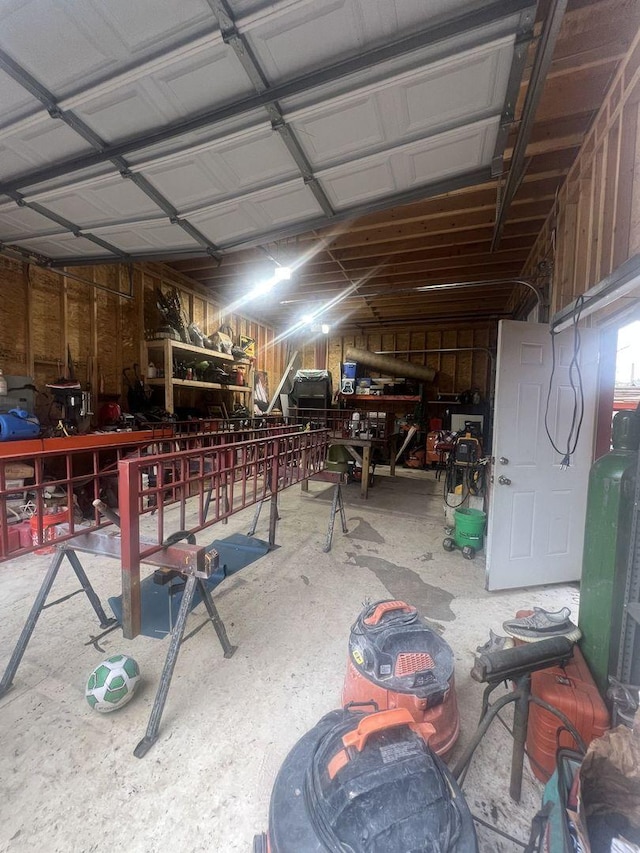 3945 W Augusta Blvd, Chicago, IL 60651 - garage with a workshop area