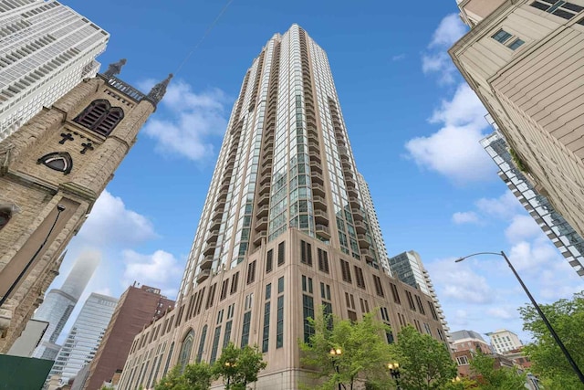 21 E Huron St Unit 706, Chicago, IL 60611 - photo 1
