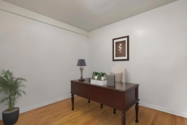 419 Glenshire Rd, Glenview, IL 60025 - office space with light wood-type flooring and baseboards