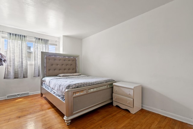 419 Glenshire Rd, Glenview, IL 60025 - bedroom with wood finished floors and baseboards