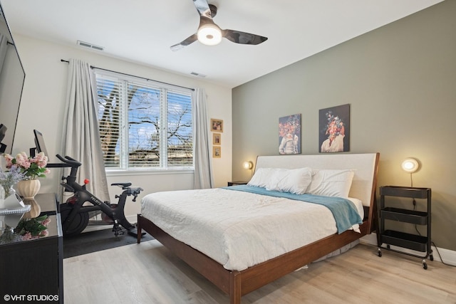 4150 N Kenmore Ave Unit 206, Chicago, IL 60613 - bedroom featuring light wood-type flooring, baseboards, and a ceiling fan
