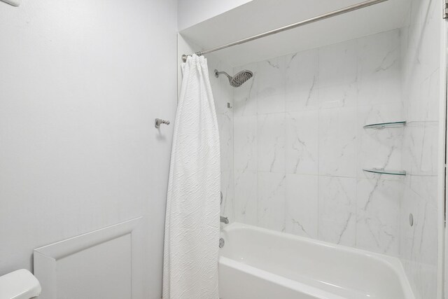 9737 N Fox Glen Dr Unit 5C, Niles, IL 60714 - full bathroom featuring shower / tub combo and toilet