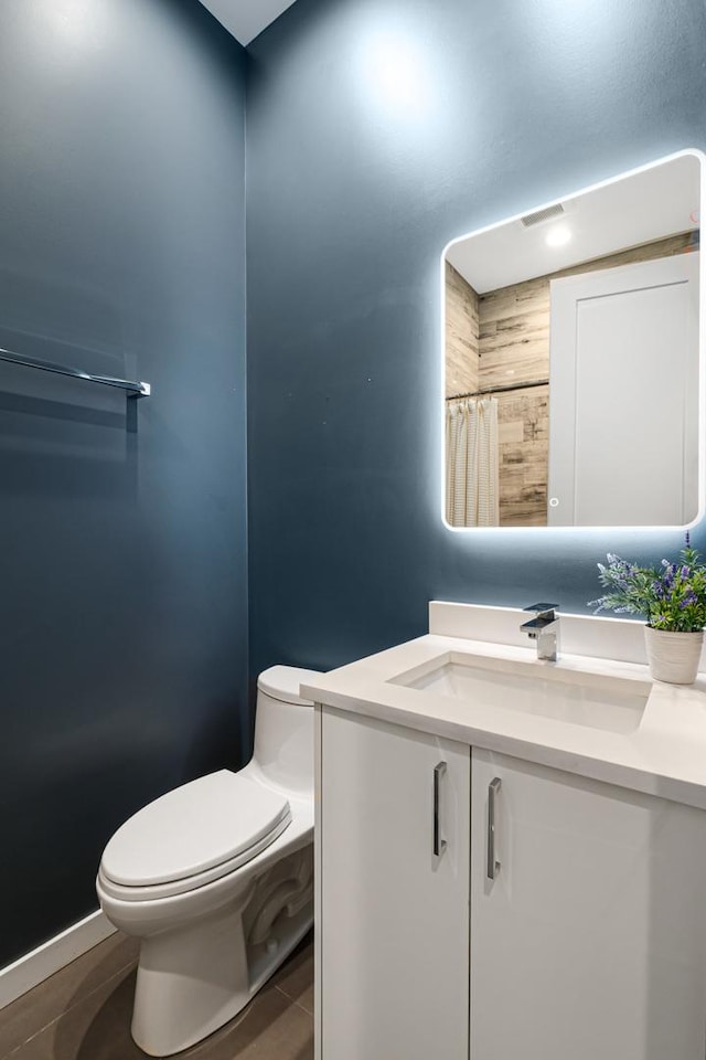 1513 W Walton St Unit 3, Chicago, IL 60642 - full bath featuring vanity, toilet, and curtained shower