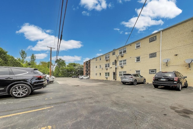 6478 N NW Hwy Unit 1, Chicago, IL 60631 - view of uncovered parking lot