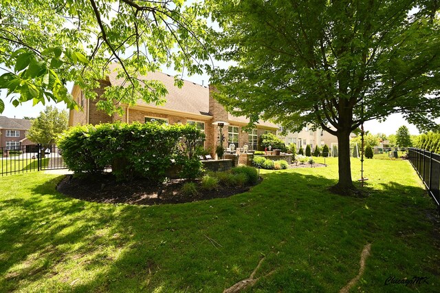 328 Erie Cir, Bloomingdale, IL 60108 - view of yard