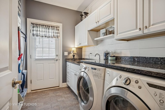 651 Clover Dr, Algonquin, IL 60102 - laundry area with washer and dryer, cabinet space, and baseboards