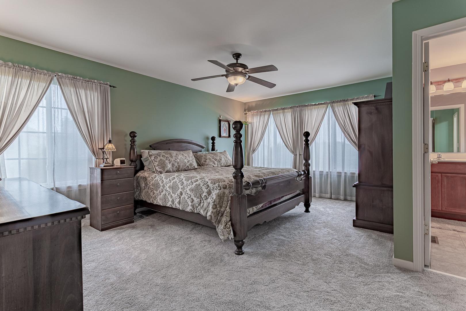 1446 W Remington Ln, Round Lake, IL 60073 - photo 14