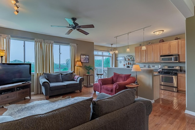 1446 W Remington Ln, Round Lake, IL 60073 - photo 3