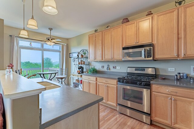1446 W Remington Ln, Round Lake, IL 60073 - photo 7