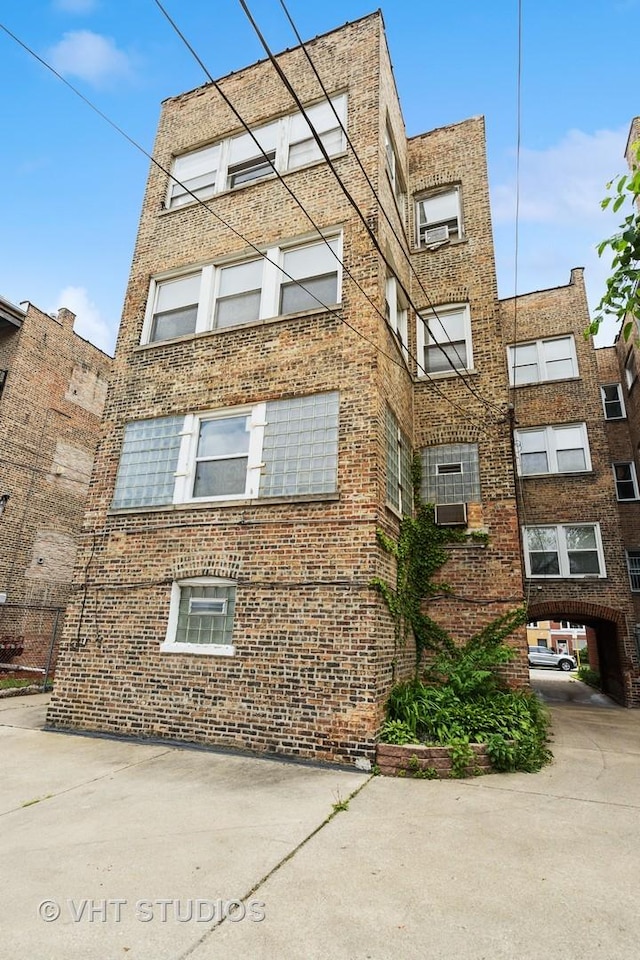 6838 S Clyde Ave, Chicago, IL 60649 - view of building exterior