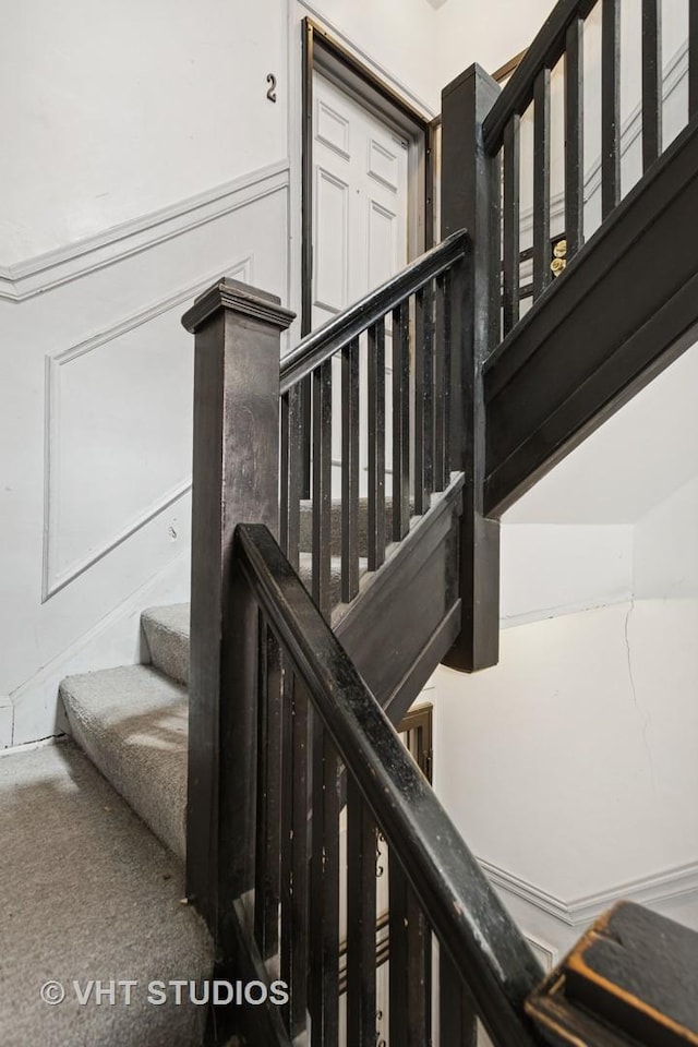 6838 S Clyde Ave, Chicago, IL 60649 - view of stairway
