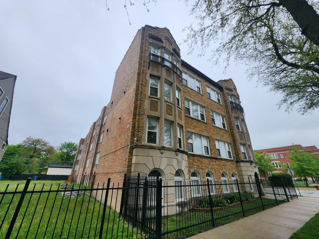 7000 S E End Ave Unit 303, Chicago, IL 60649 - view of building exterior