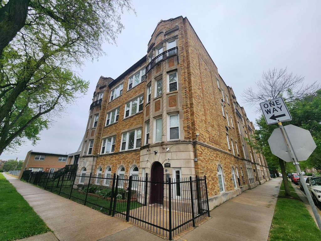 7000 S E End Ave Unit 303, Chicago, IL 60649 - view of apartment building / complex