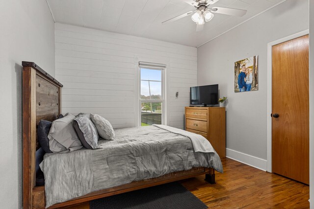 207 N E Ave, Ogden, IL 61859 - bedroom featuring wood finished floors, baseboards, and ceiling fan