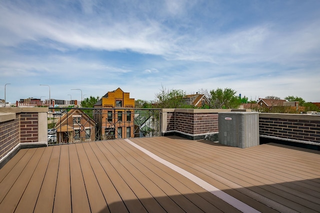 2128 N Winchester Ave, Chicago, IL 60614 - view of wooden deck