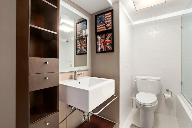 3200 N Lake Shore Dr Unit 2905, Chicago, IL 60657 - full bath with toilet, a sink, and tile walls