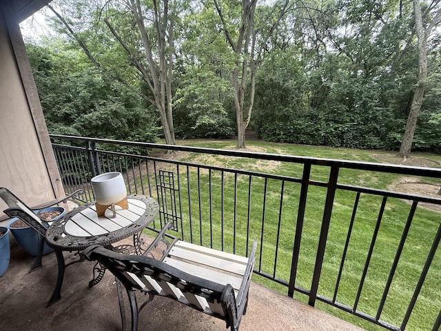 5800 Oakwood Dr Unit 2J, Lisle, IL 60532 - view of balcony